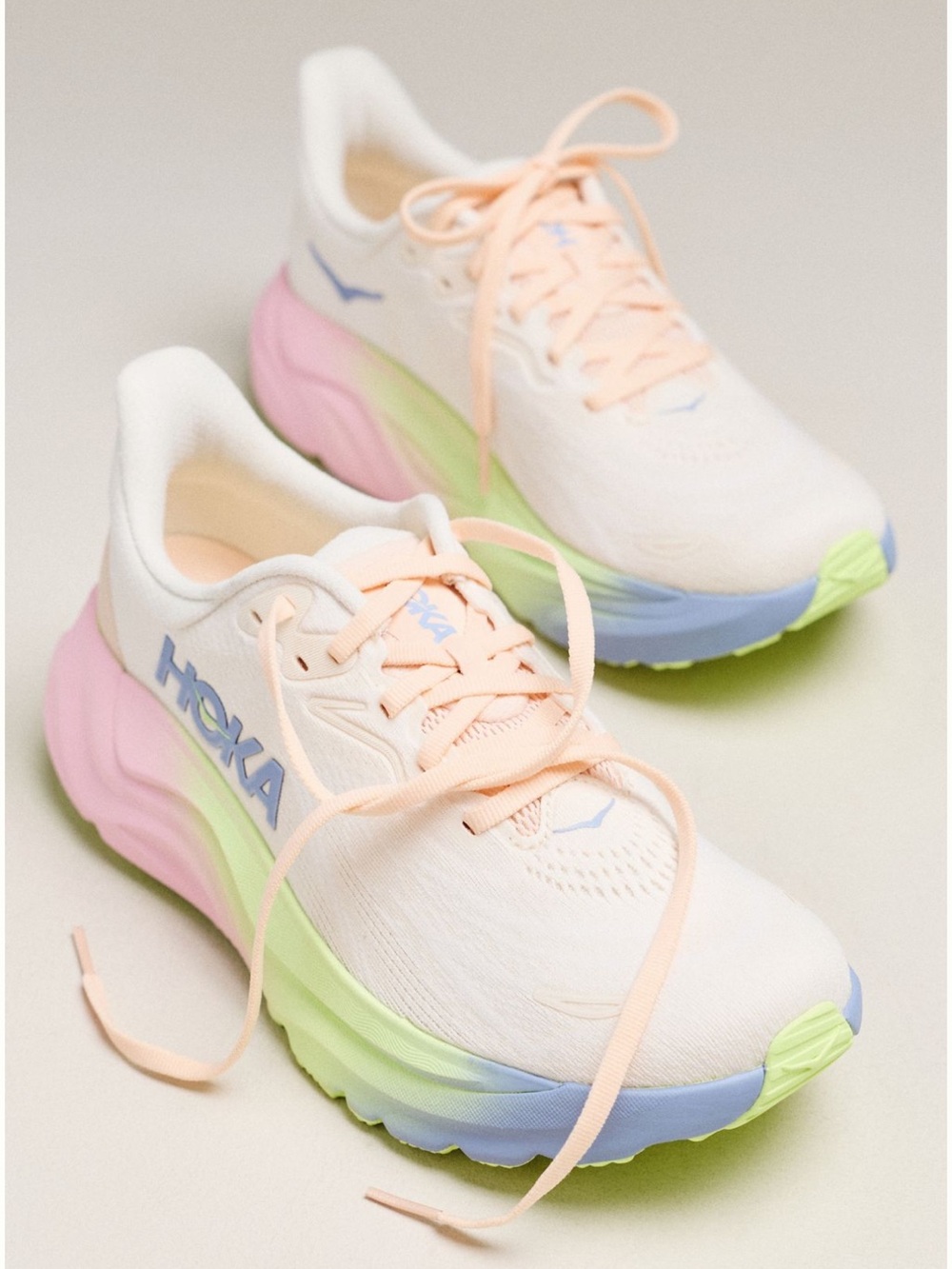 HOKA Arahi 8 Women’s Sneakers